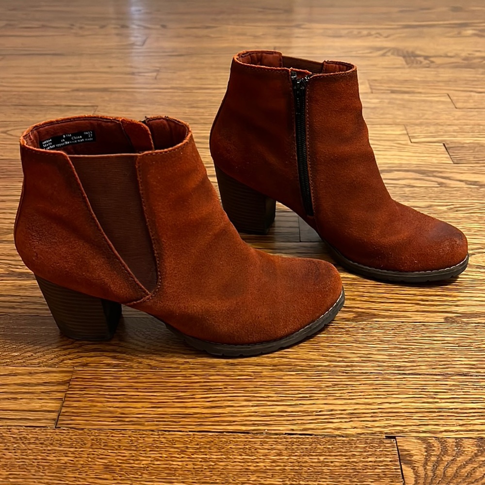 Clarks Booties Size 8.5